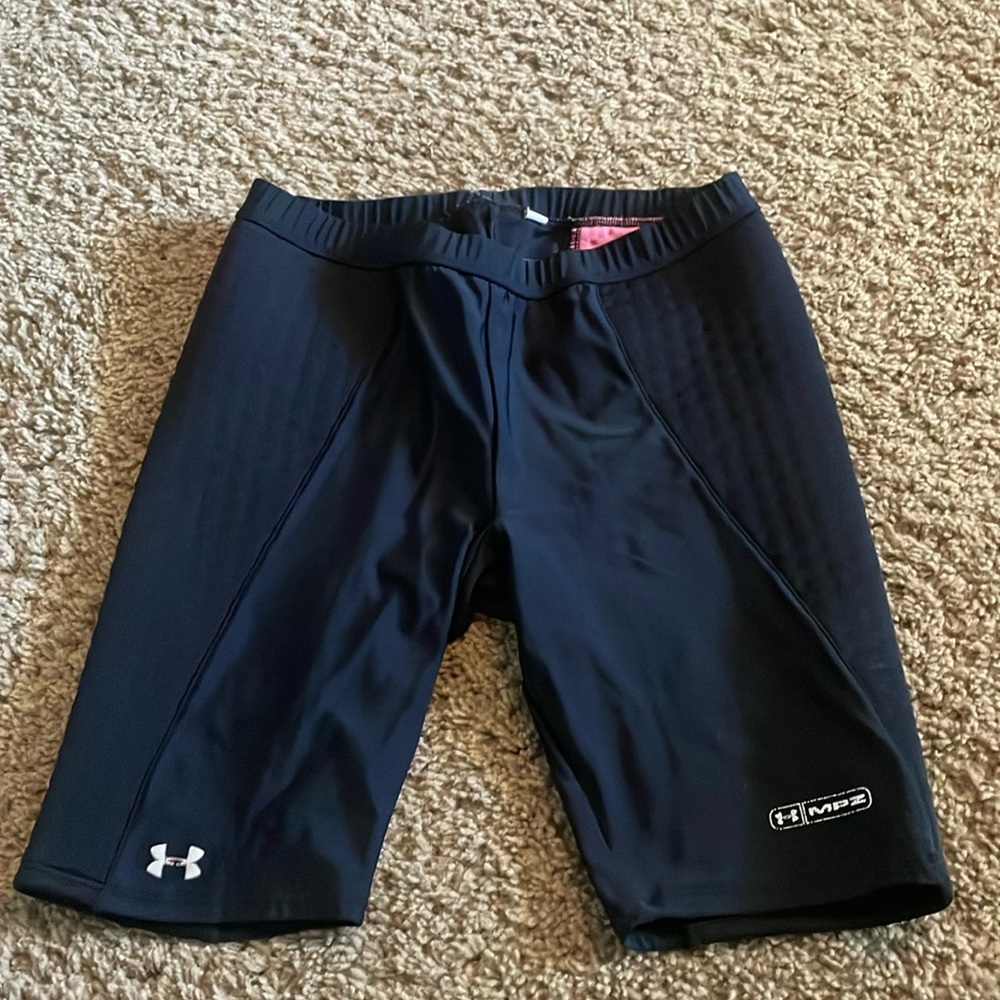 Ladies Under Armour MPZ black softball sliding pants with padded sides. Sz Small